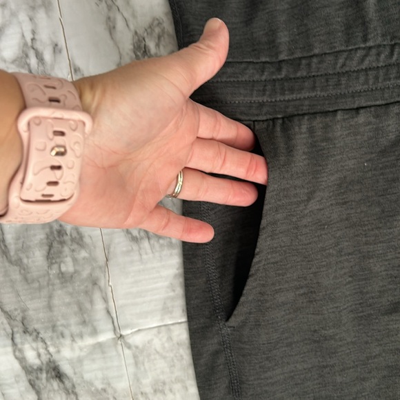 Vuori | Lux Jumpsuit Size Small. Heathered Gray ankle length joggers - Picture 7 of 14